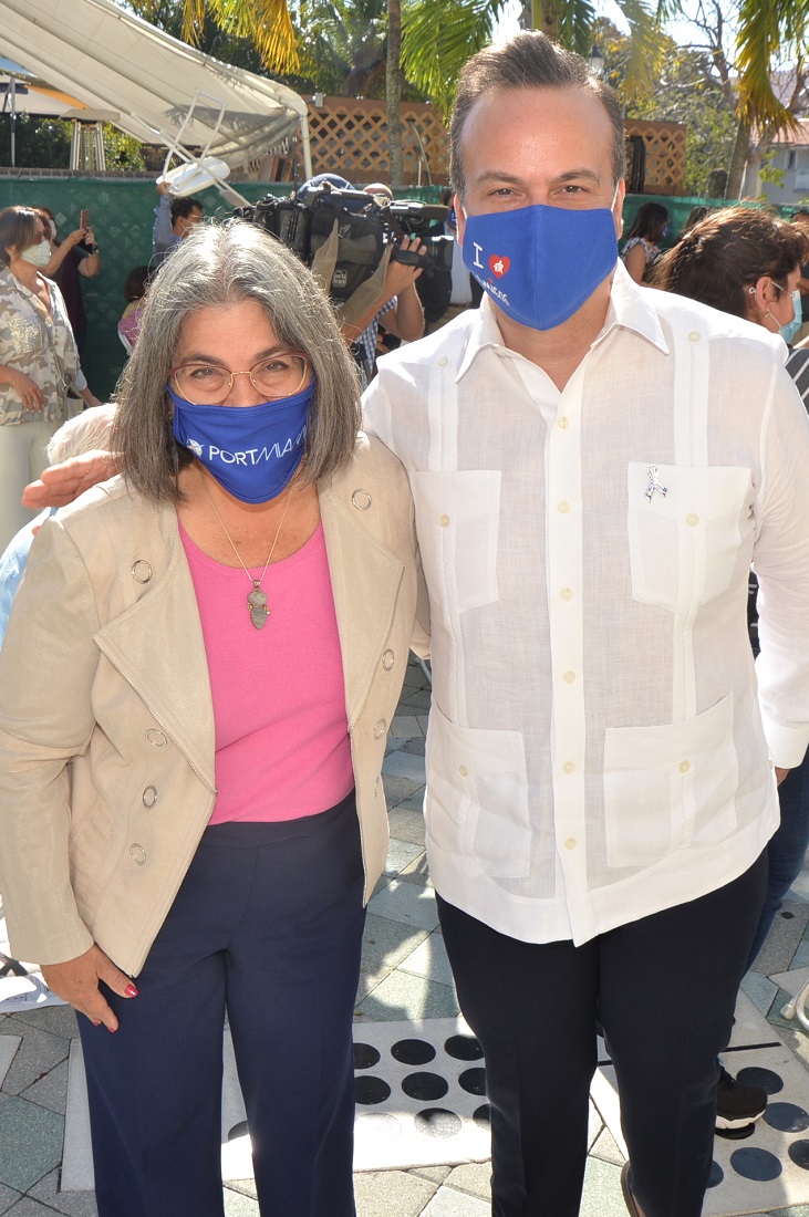 12-Rosa Plasencia Mayor Daniella Levine Cava and Jorge Plasencia at the dedication ceremony for Rosa Maria Plasencia Way in Little Havana