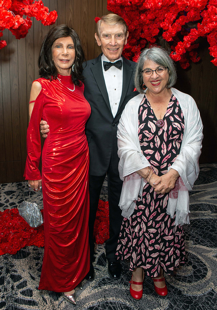 Honorees Trish and Dan Bell with Mayor Daniella Levine Cava