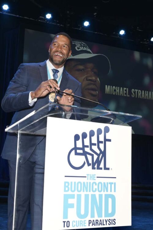Michael Strahan at the Buoniconti Fund to Cure Paralysis 38th annual Great Sports Legends Dinner at the Marriot Marquis in New York City