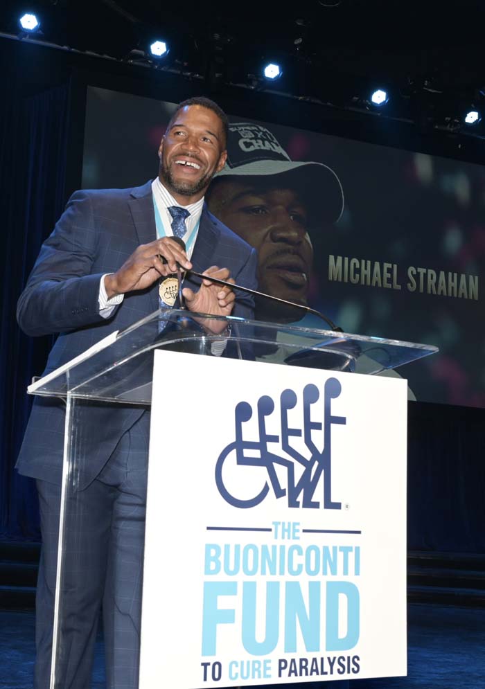 Michael Strahan at the Buoniconti Fund to Cure Paralysis 38th annual Great Sports Legends Dinner at the Marriot Marquis in New York City