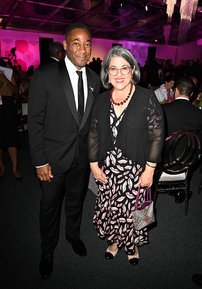 Franklin Sirmans and Mayor of Miami-Dade County Daniella Levine Cava - Photo Getty Images - Jason Koerner