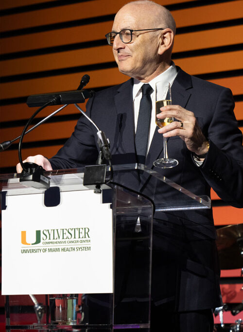 Sylvester Director Stephen D. Nimer, M.D., welcomed the more than 250 supporters.