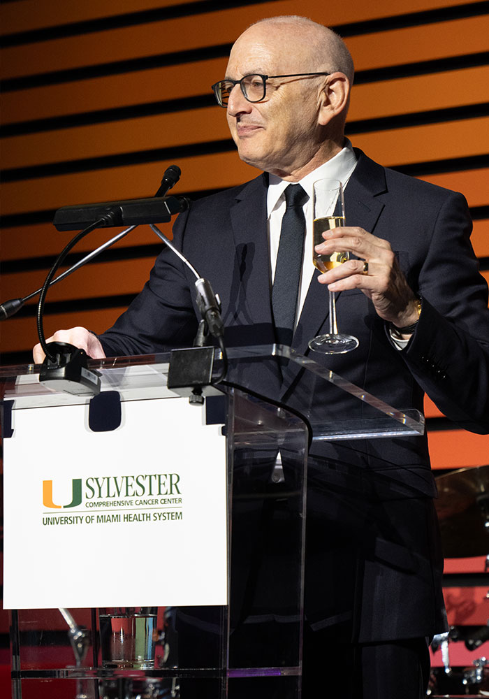 Sylvester Director Stephen D. Nimer, M.D., welcomed the more than 250 supporters.