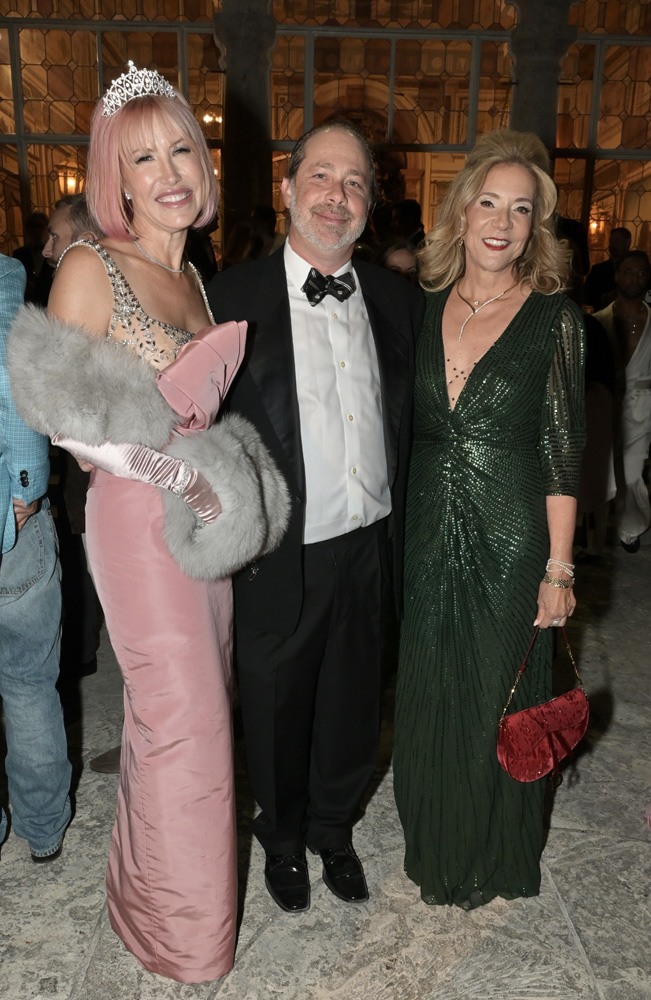 Alexa Wolman, Adam Wolman, and Linda Levy at the 67th Vizcaya Ball